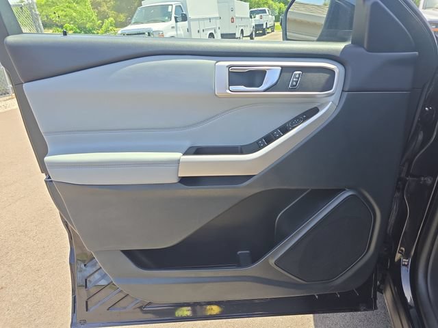 Certified 2024 Ford Explorer XLT w/ Equipment Group 202A AWD/4WD image 9