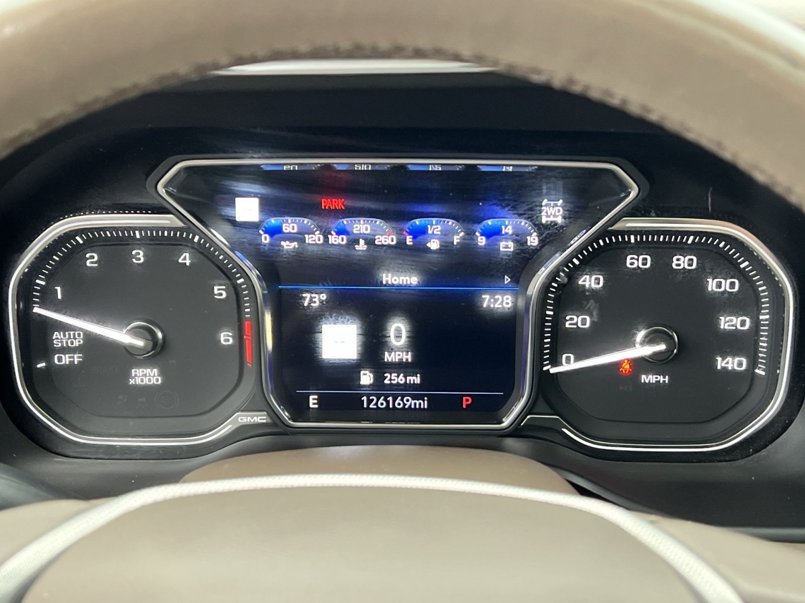 Used 2021 GMC Yukon XL Denali w/ Denali Premium Package AWD/4WD image 17