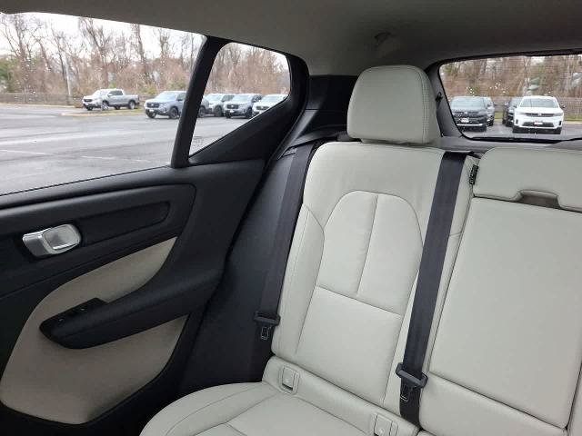 Used 2025 Volvo XC40 B5 Ultra w/ Climate Package AWD/4WD image 12