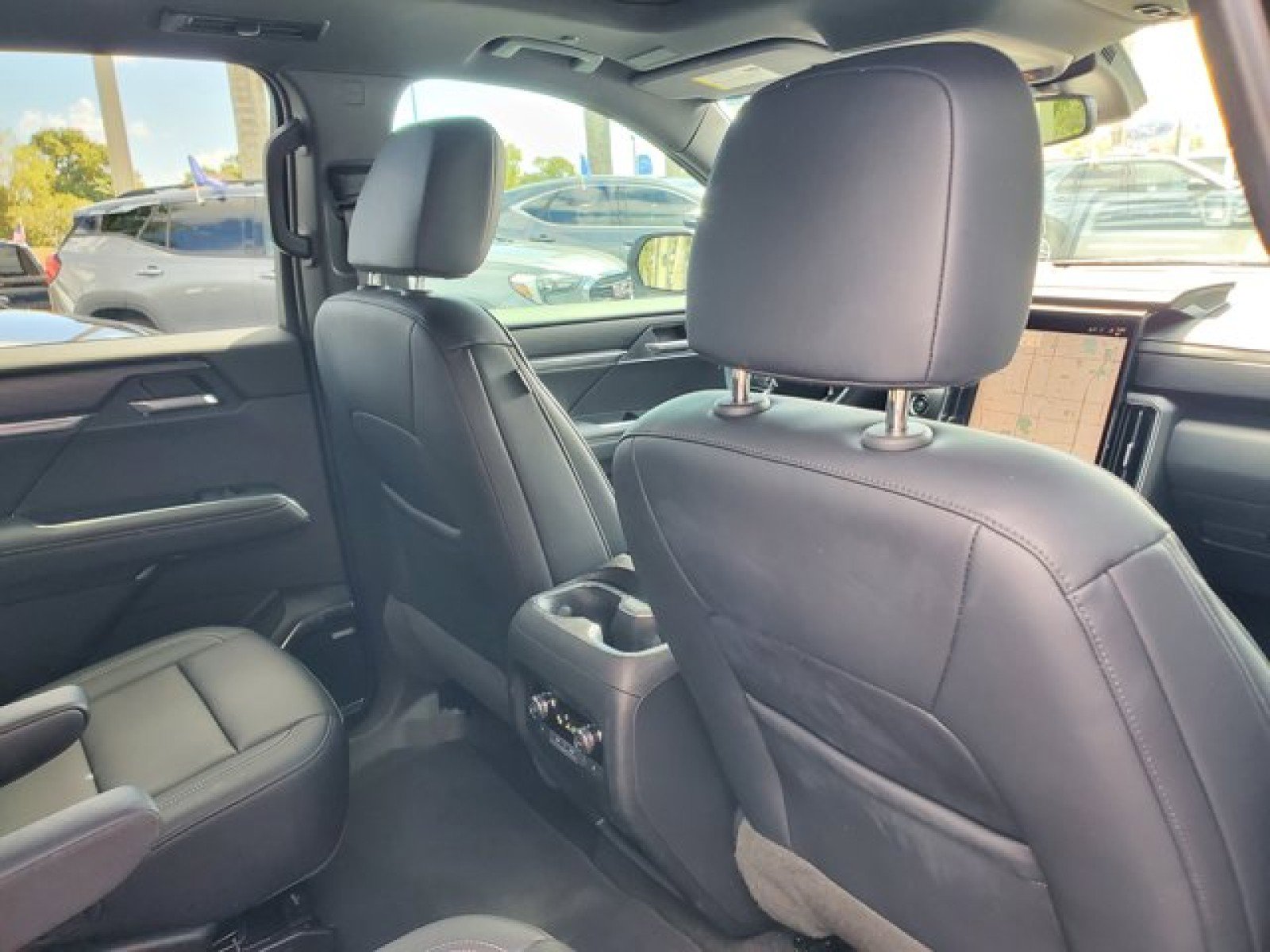 Used 2025 GMC Acadia Elevation w/ Elevation Premium Package image 33