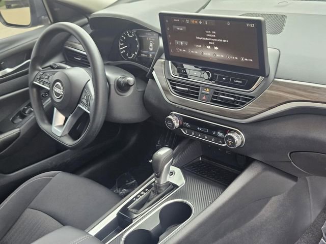 Used 2025 Nissan Altima 2.5 SV w/ SV Special Edition Package FWD image 13