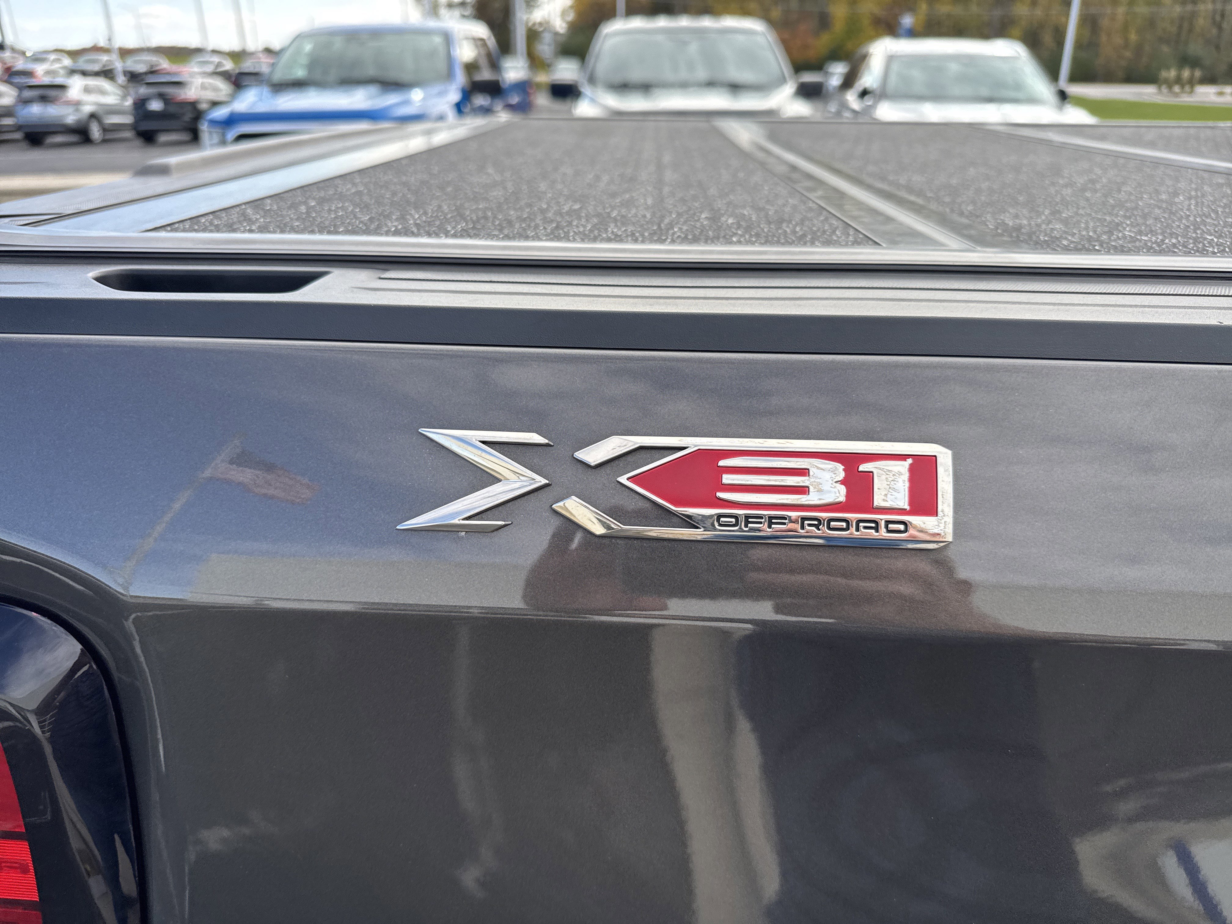 Used 2019 GMC Sierra 1500 SLT w/ SLT Premium Package image 21