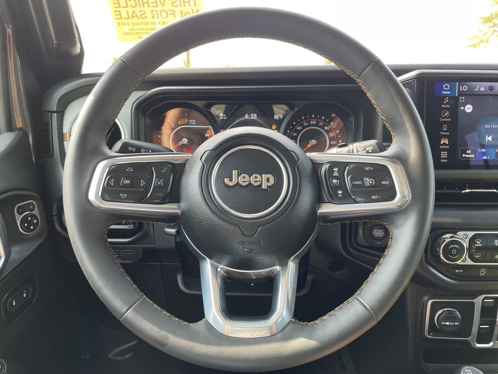 Used 2025 Jeep Wrangler Unlimited Sahara AWD/4WD image 12