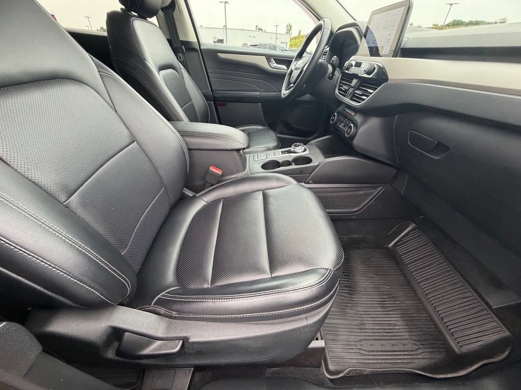 Certified 2021 Ford Escape SEL w/ Technology Package AWD/4WD image 43