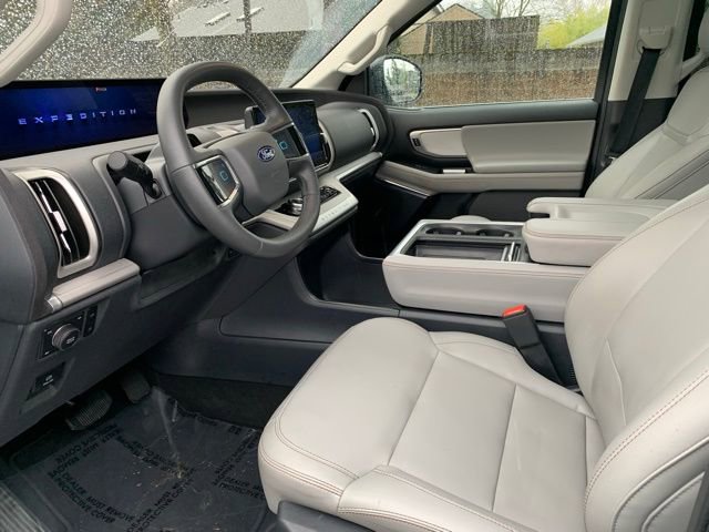 Certified 2025 Ford Expedition Active image 16