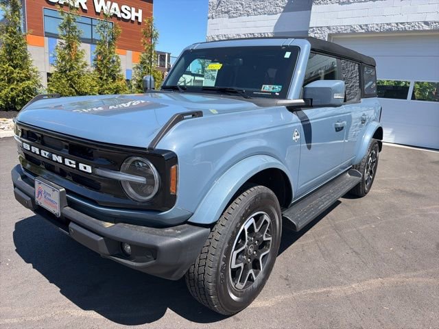 Certified 2025 Ford Bronco Outer Banks AWD/4WD image 1