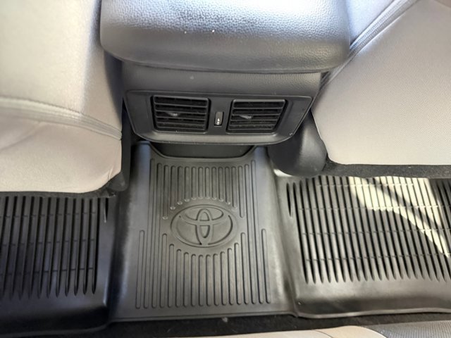 Used 2021 Toyota RAV4 XLE w/ Convenience Package image 33