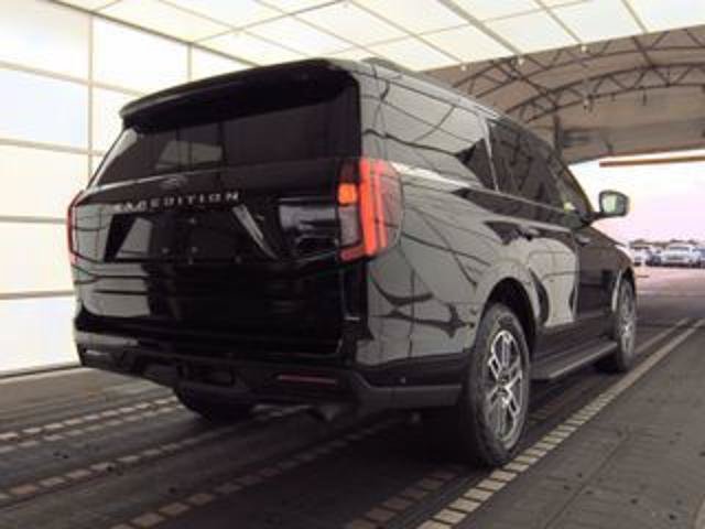 Certified 2025 Ford Expedition Active AWD/4WD image 4