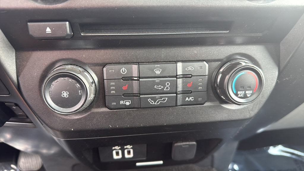 Certified 2018 Ford F150 XLT w/ Equipment Group 302A Luxury AWD/4WD image 28