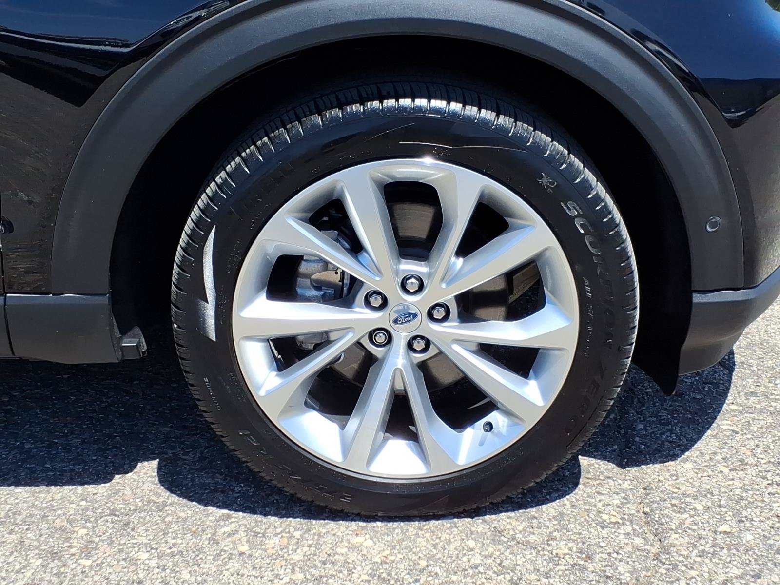 Certified 2023 Ford Explorer Platinum w/ Technology Package AWD/4WD image 10