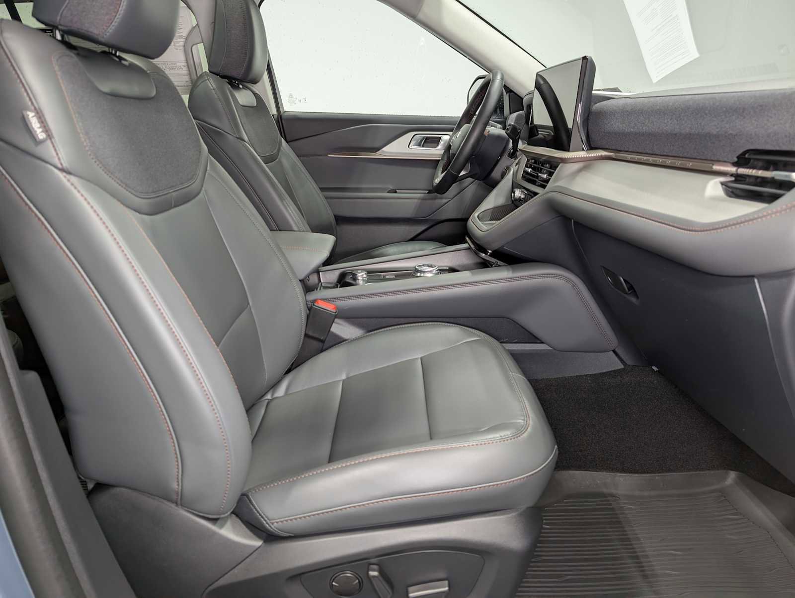 Certified 2025 Ford Explorer Active w/ Active Comfort Package image 43