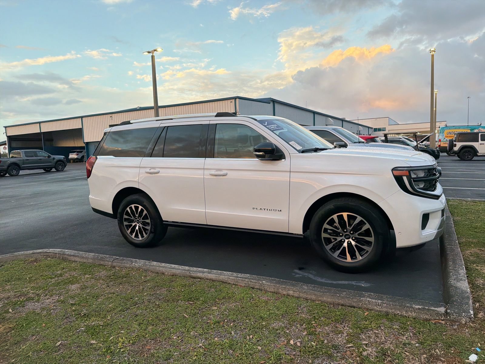 Certified 2025 Ford Expedition Platinum image 2