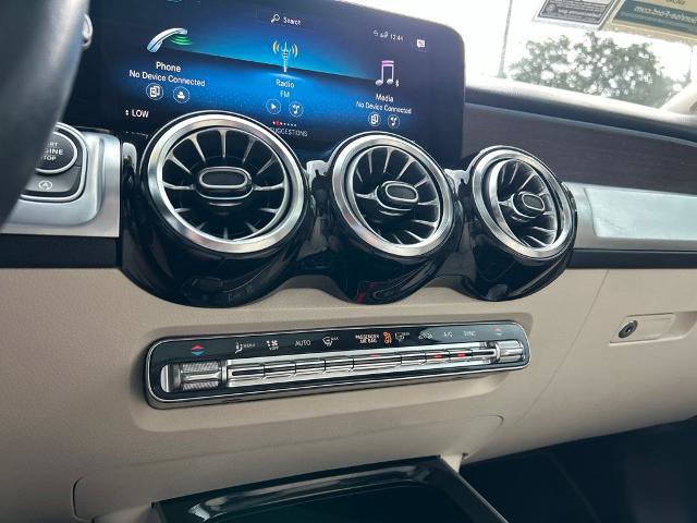 Used 2023 Mercedes-Benz GLB 250 image 33