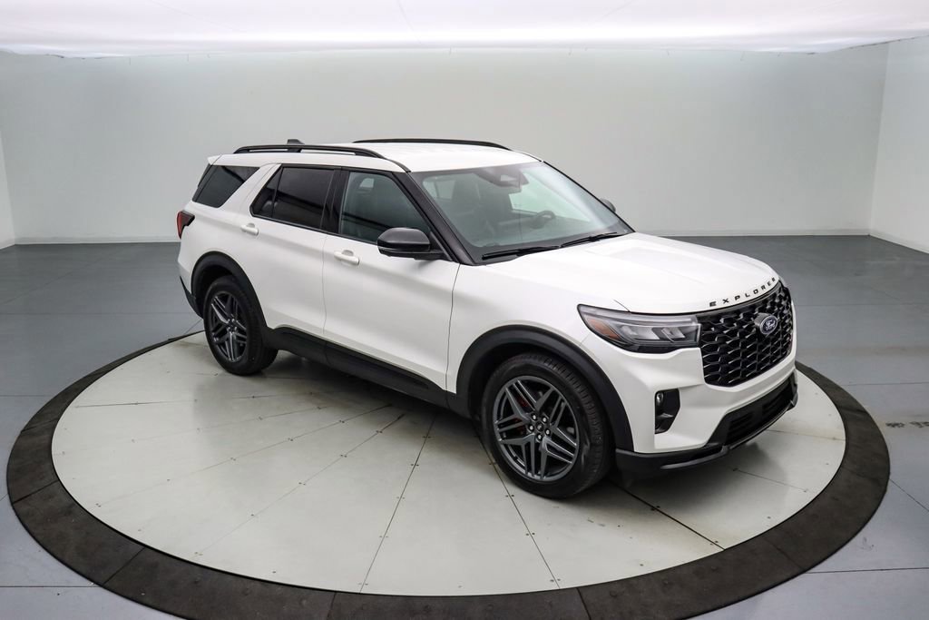 Certified 2025 Ford Explorer ST image 8