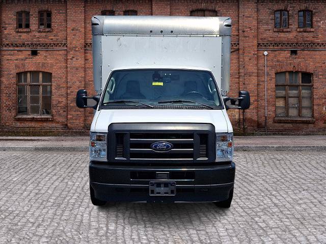 Certified 2022 Ford E-350 and Econoline 350 Super Duty RWD image 2