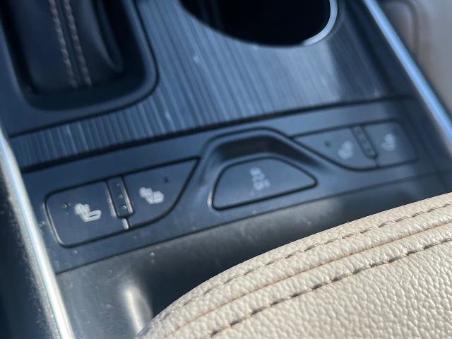 Used 2018 Chevrolet Impala LT w/ Sunroof and Spoiler Package image 16