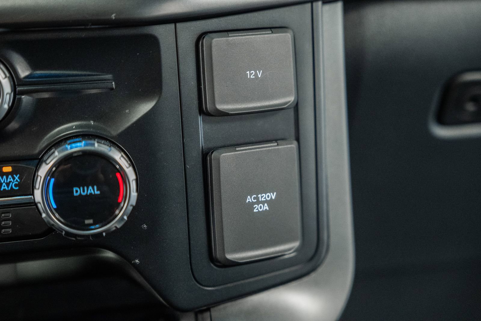 Certified 2024 Ford F150 Lariat w/ Equipment Group 502A High image 31