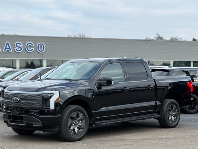 Certified 2022 Ford F150 Lightning Lariat w/ Equipment Group 511A High image 30