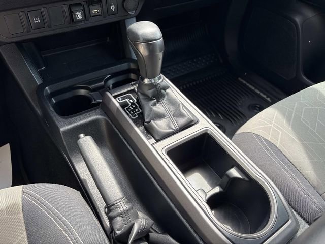 Used 2020 Toyota Tacoma TRD Sport AWD/4WD image 35