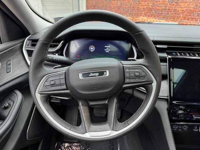 Used 2022 Jeep Grand Cherokee Limited 4xe image 15