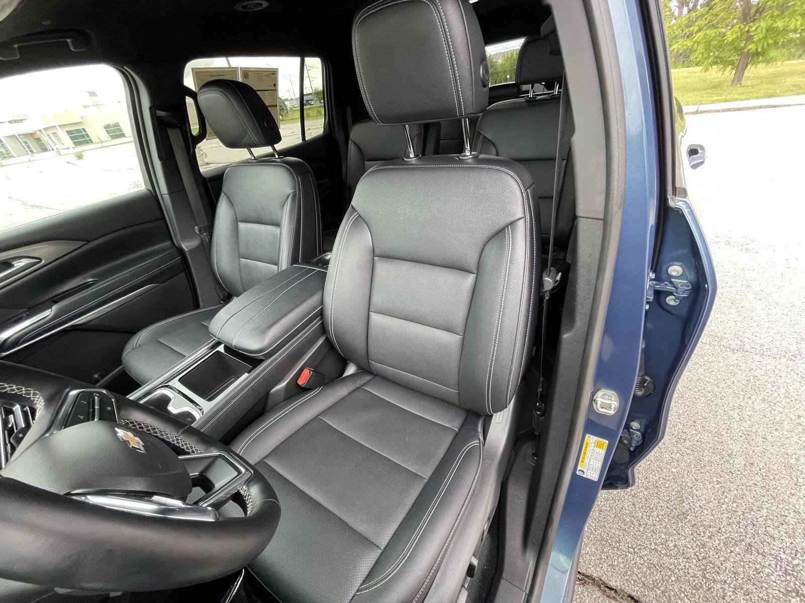 Used 2025 Chevrolet Traverse LT AWD/4WD image 17