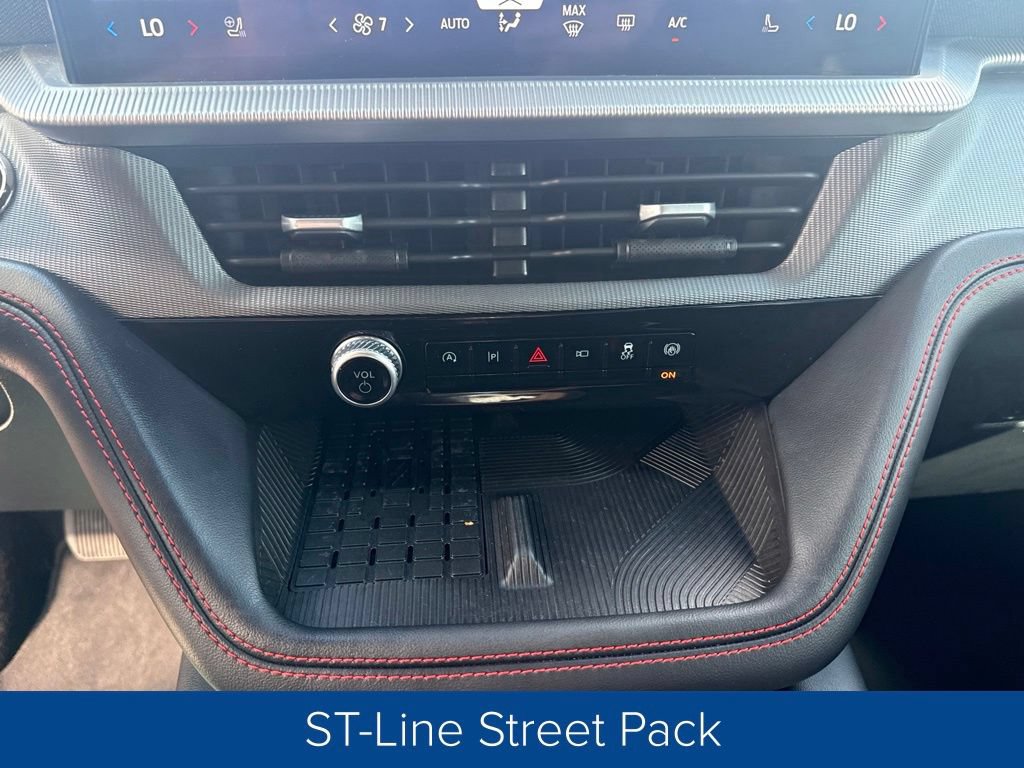 Certified 2025 Ford Explorer ST-Line w/ Premium Package RWD image 24