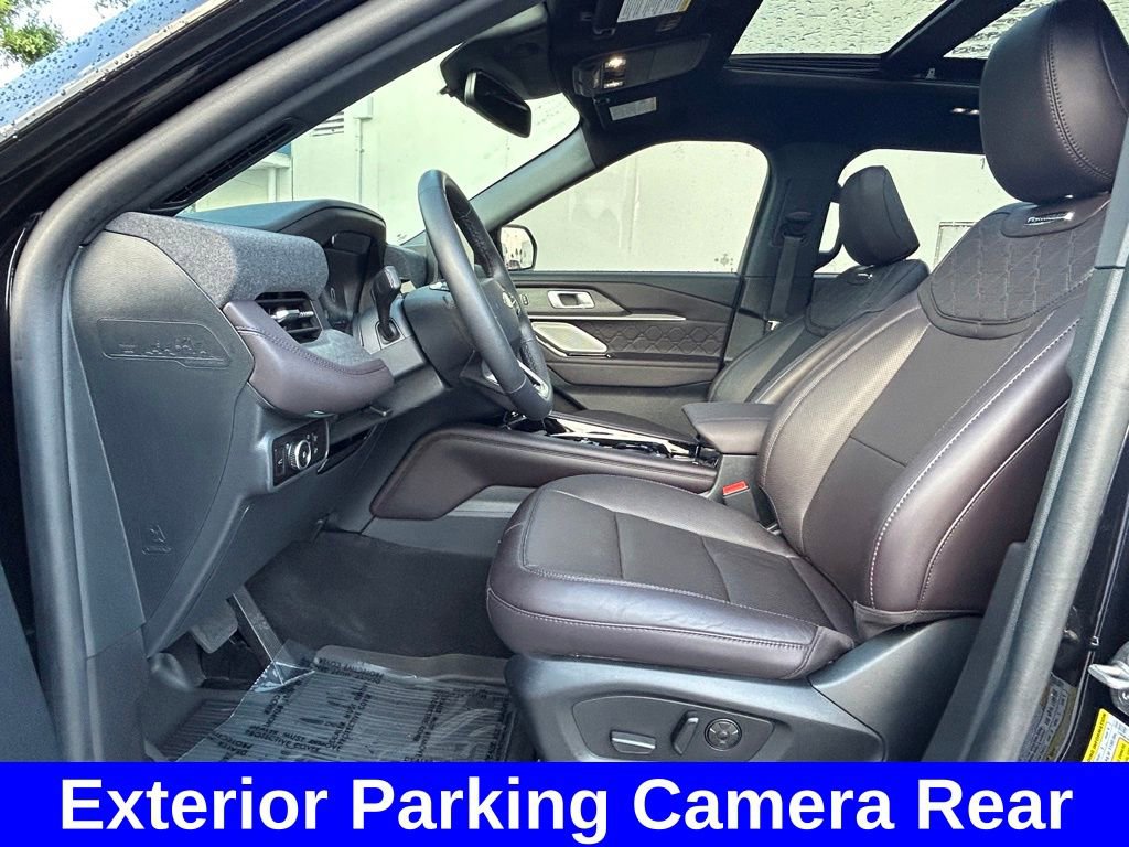 Certified 2025 Ford Explorer Platinum w/ Ultimate Package AWD/4WD image 11