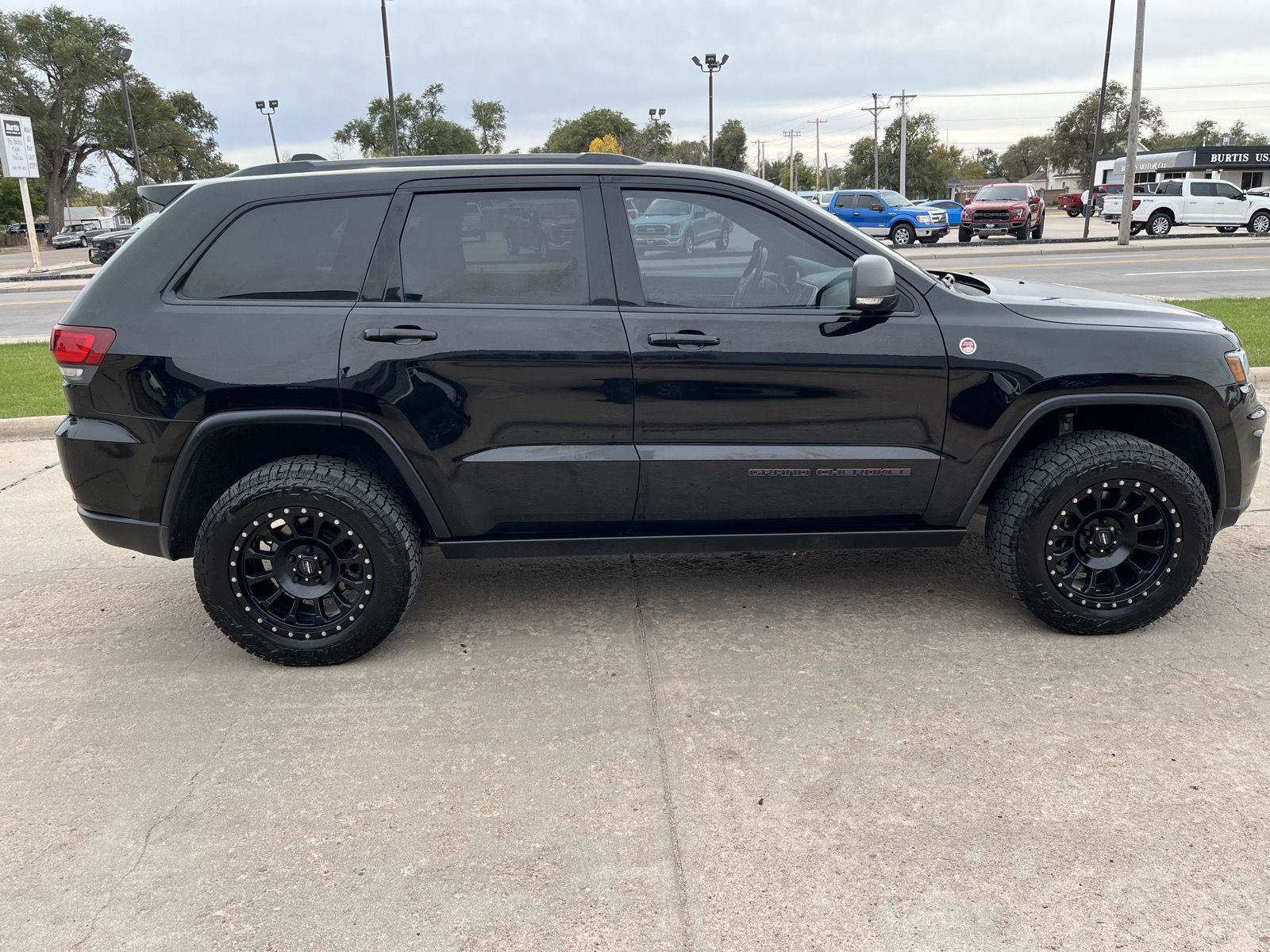Used 2018 Jeep Grand Cherokee Trailhawk w/ Trailhawk Luxury Group image 6