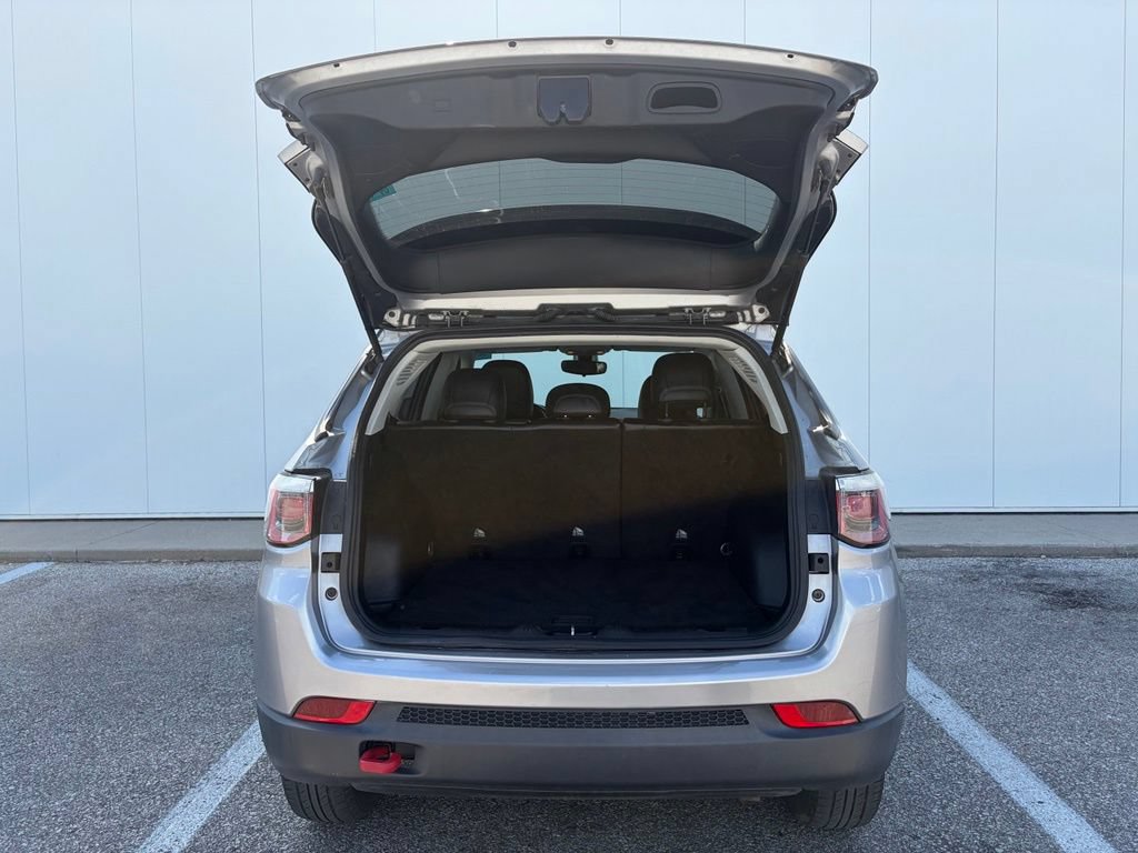 Used 2020 Jeep Compass Trailhawk AWD/4WD image 18