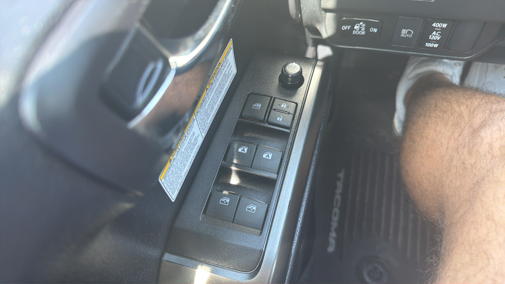Used 2020 Toyota Tacoma TRD Off-Road AWD/4WD image 28
