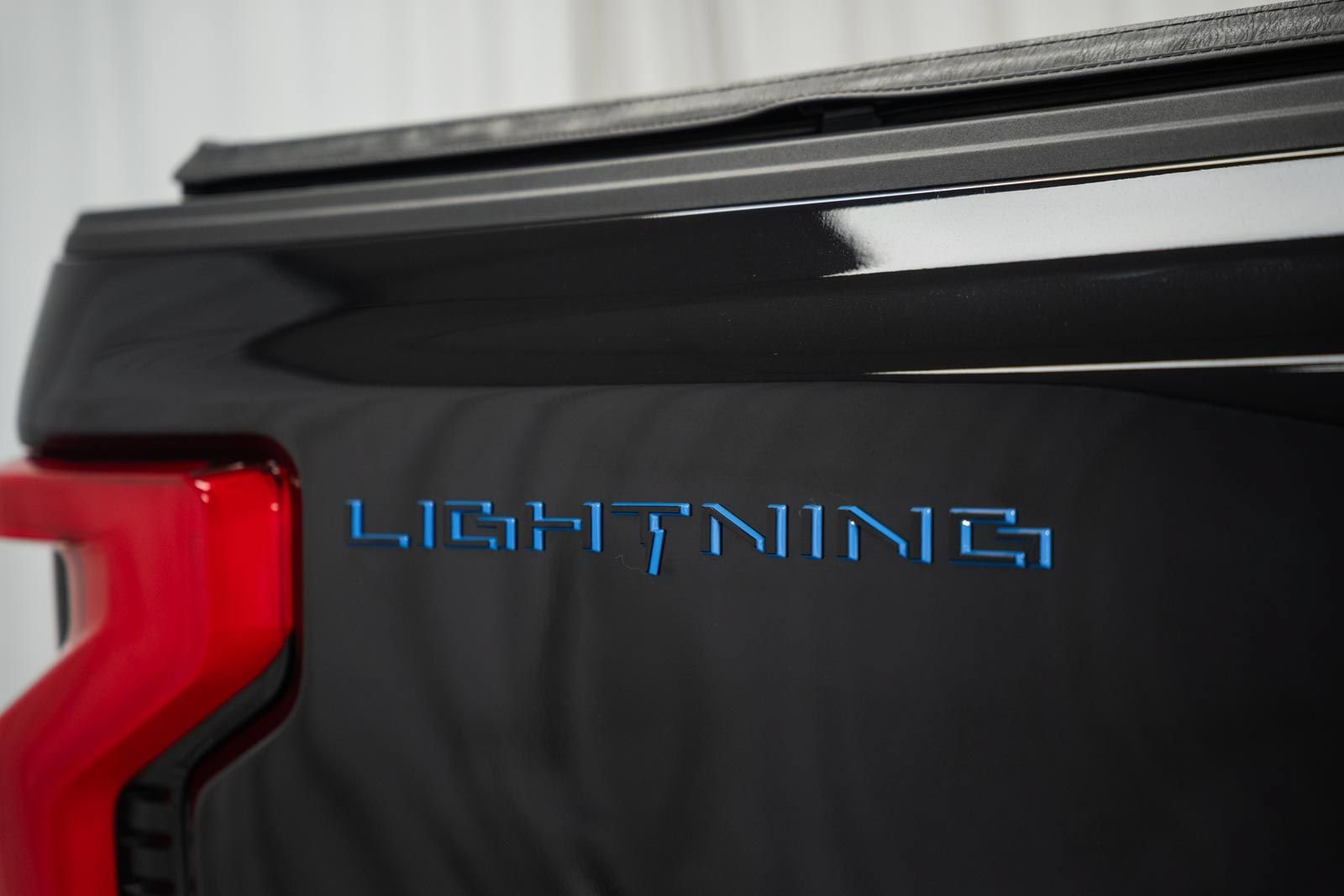 Certified 2025 Ford F150 Lightning Flash AWD/4WD image 26