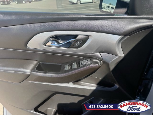 Used 2023 Chevrolet Traverse LT image 12