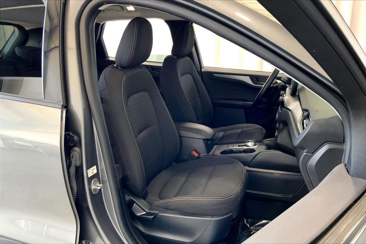 Certified 2024 Ford Escape Active AWD/4WD image 6