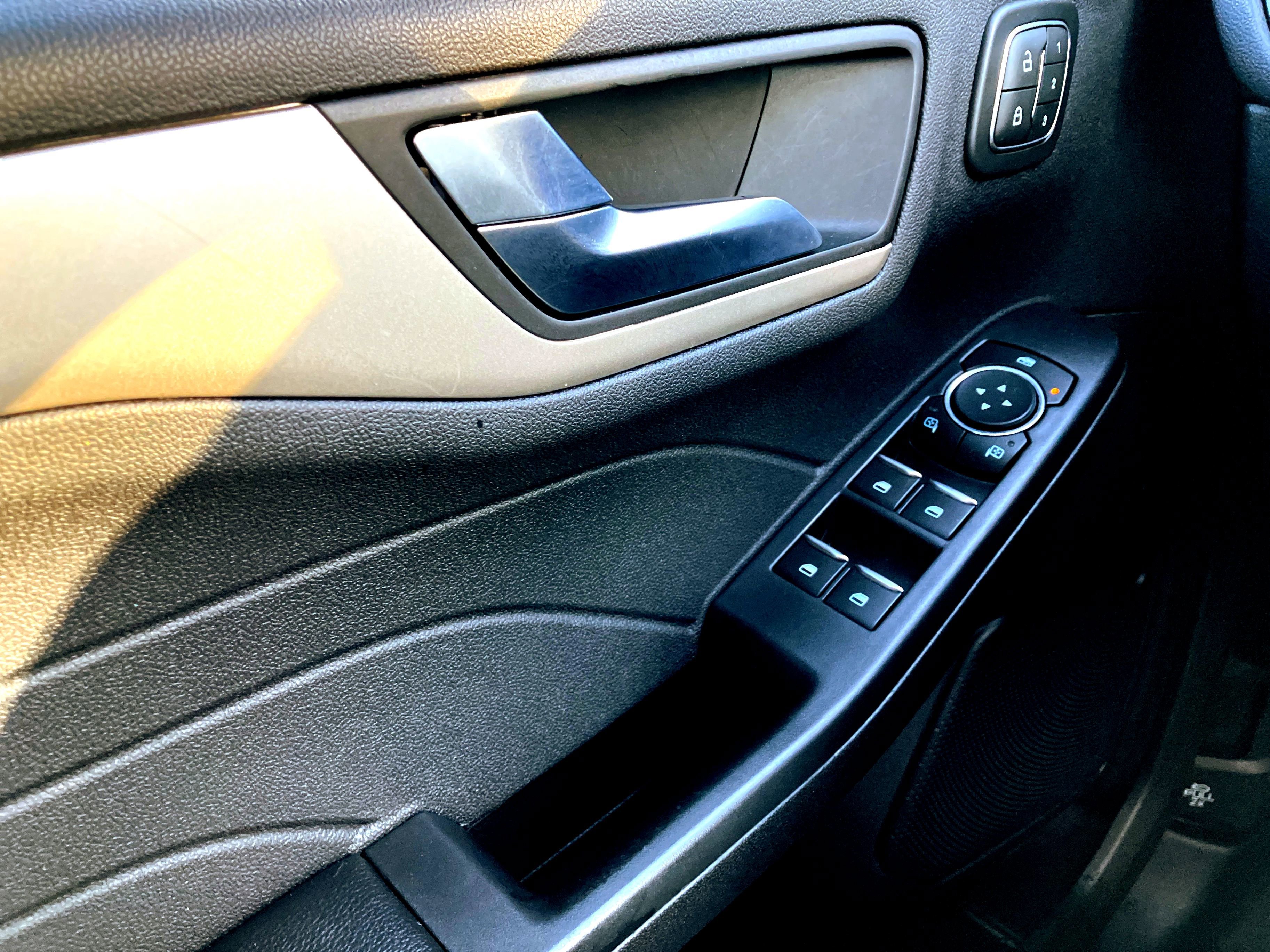 Certified 2022 Ford Escape SEL w/ Technology Package image 35