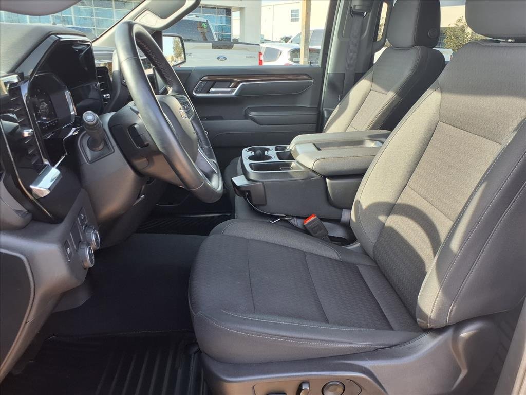 Used 2025 Chevrolet Silverado 1500 LT image 24