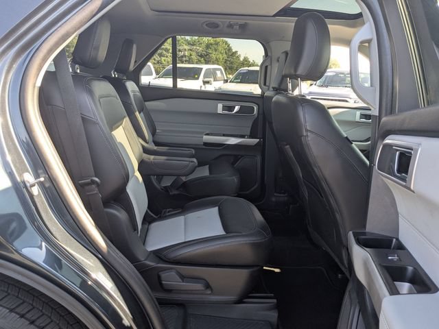 Certified 2022 Ford Explorer XLT w/ Equipment Group 202A RWD image 28