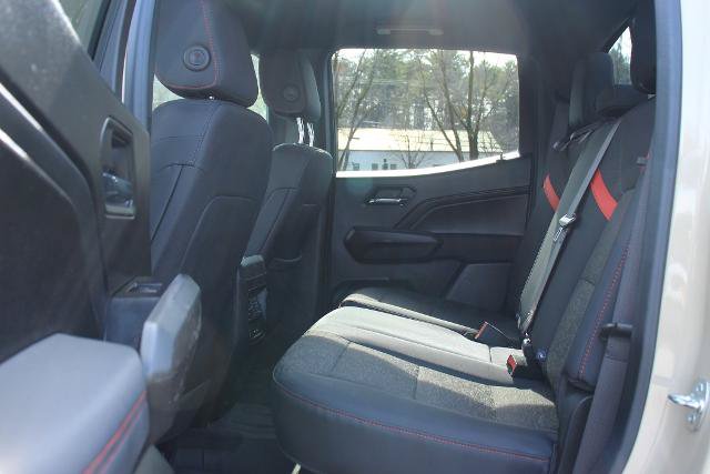 Used 2024 Chevrolet Colorado Z71 w/ Z71 Convenience Package 2 AWD/4WD image 12