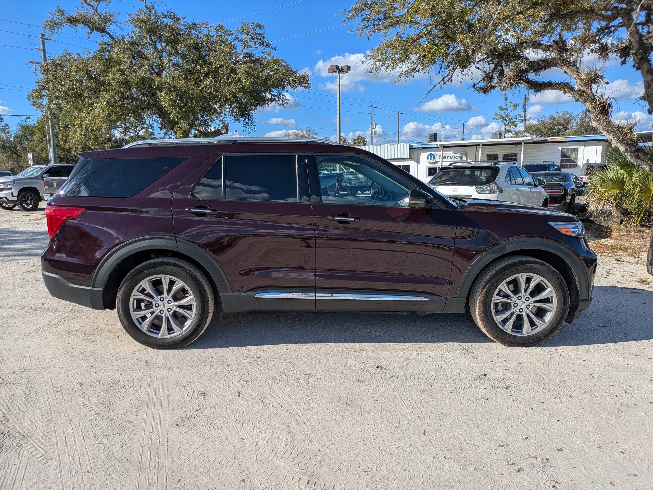 Certified 2023 Ford Explorer Limited w/ Limited Technology Package AWD/4WD image 34
