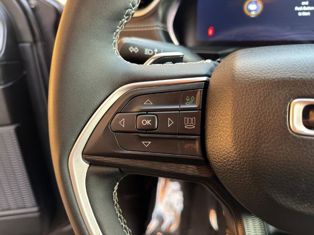 Used 2023 Jeep Grand Cherokee Altitude image 21