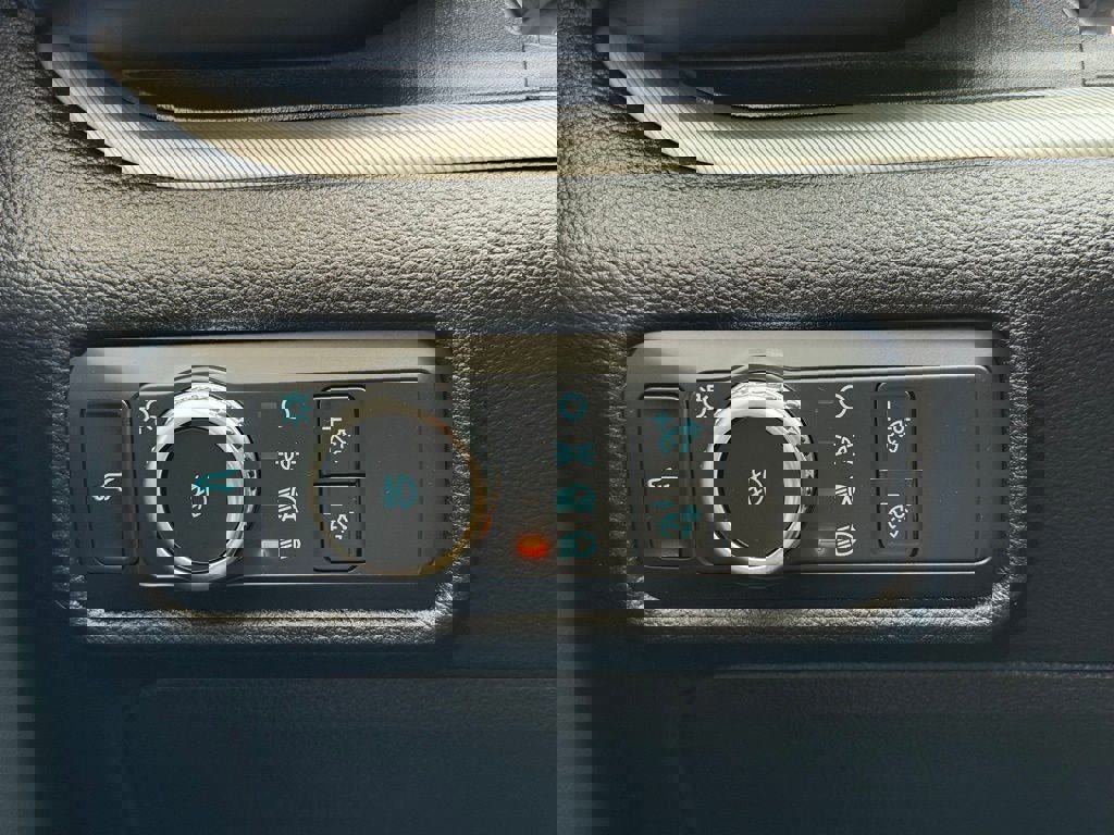 Certified 2022 Ford Explorer XLT w/ Equipment Group 202A image 45