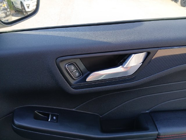 Certified 2025 Ford Escape ST-Line Select AWD/4WD image 49