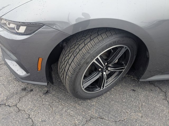 Certified 2024 Ford Mustang Coupe RWD image 6