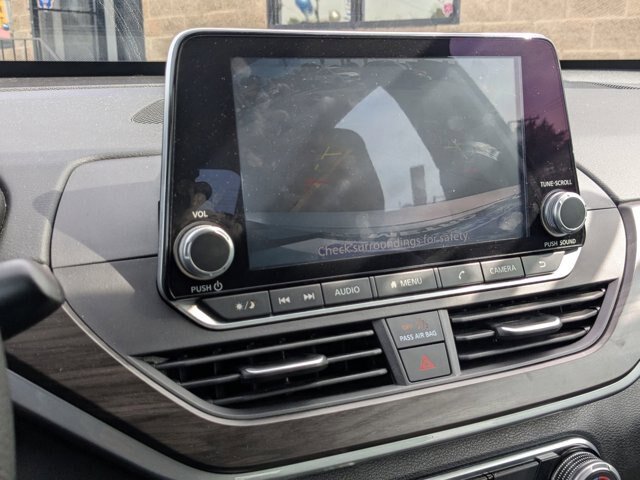 Used 2024 Nissan Altima 2.5 SV FWD image 18