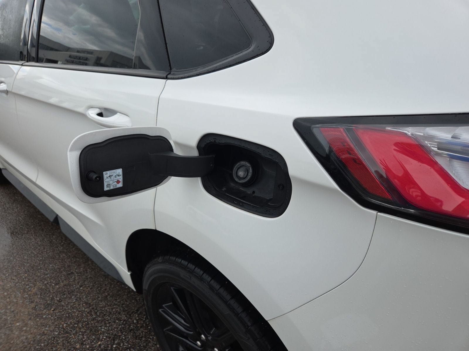Certified 2024 Ford Edge ST-Line AWD/4WD image 23