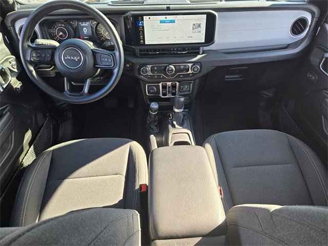 Used 2025 Jeep Gladiator Sport image 12