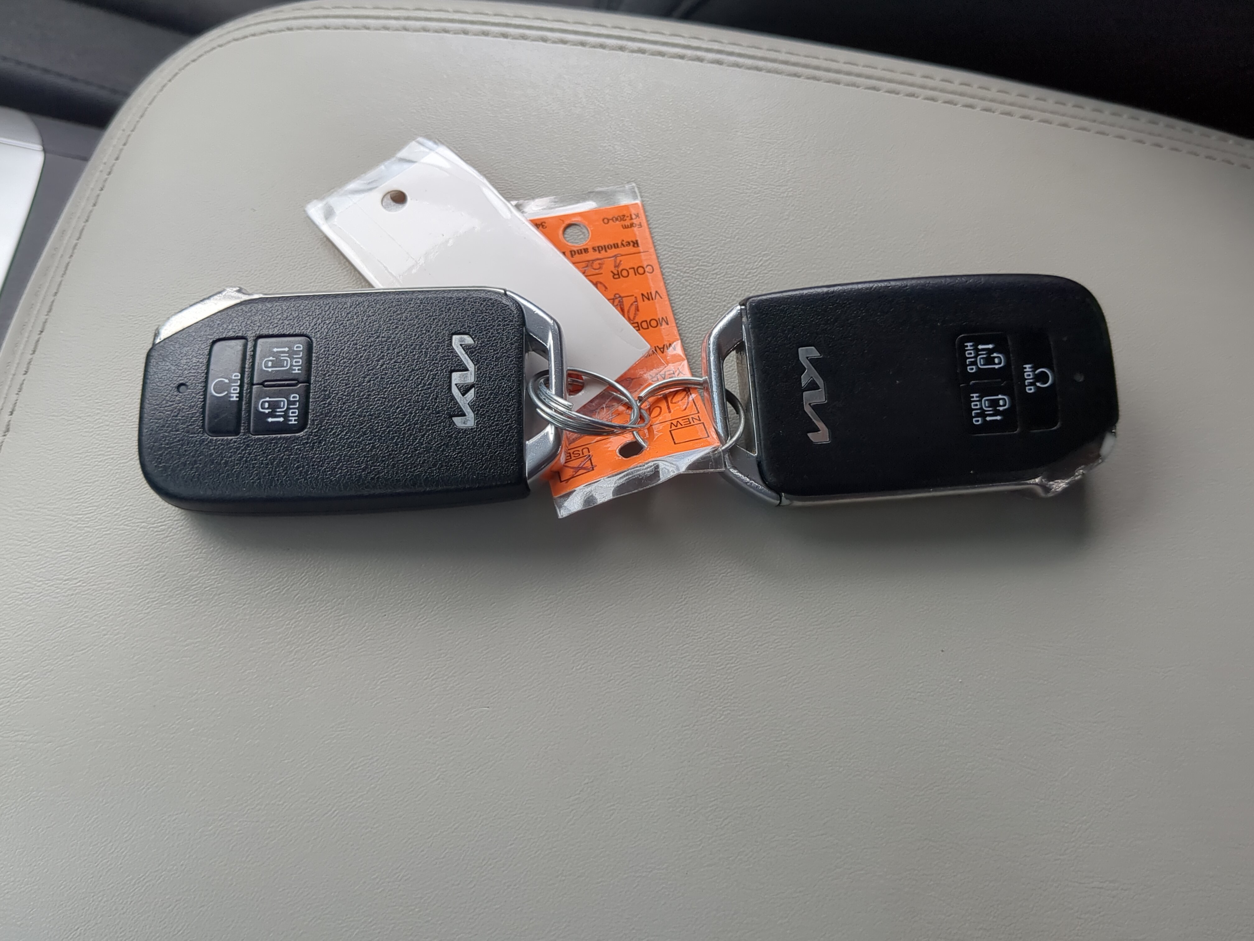 Used 2023 Kia Carnival LX FWD image 25