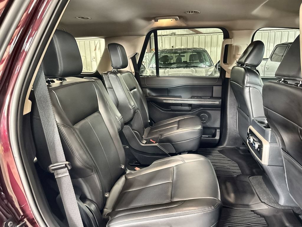 Certified 2024 Ford Expedition XLT RWD image 31