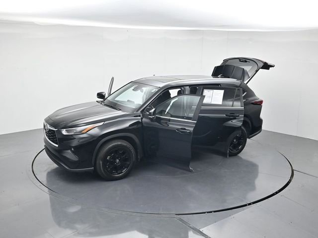 Used 2024 Toyota Highlander XLE FWD image 48