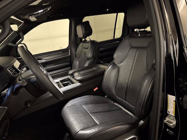 Used 2024 Jeep Wagoneer Series II w/ Flexible Seating Group RWD image 18