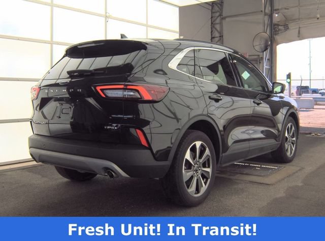 Certified 2023 Ford Escape Platinum AWD/4WD image 2